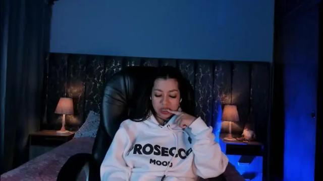 Image 4 of lea_velle Stream on Chaturbate on 20 days ago