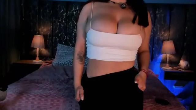 Image 4 of lea_velle Stream on Chaturbate on 19 days ago