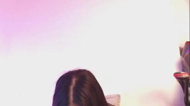 Image 4 of leaasmiith Stream on Chaturbate on 1 month ago