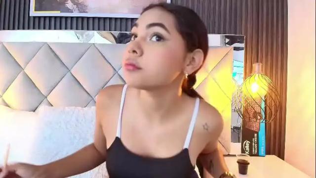 Image 2 of leah_collins_ Stream on Chaturbate on 2 months ago