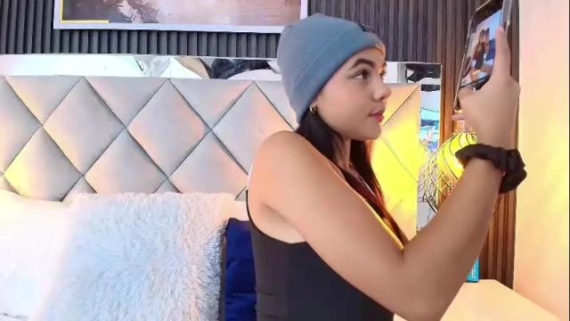 Image 3 of leah_collins_ Stream on Chaturbate on 2 months ago