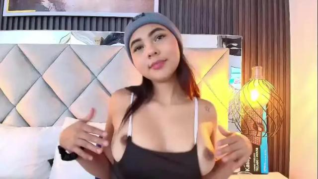 Image 7 of leah_collins_ Stream on Chaturbate on 2 months ago