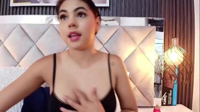 Image 4 of leah_collins_ Stream on Chaturbate on 1 month ago