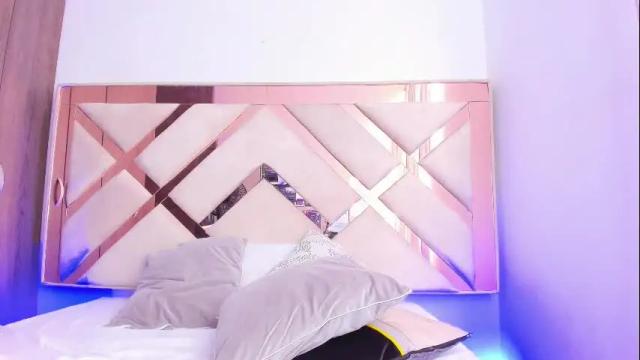 Image 10 of leah_collins_ Stream on Chaturbate on 1 month ago