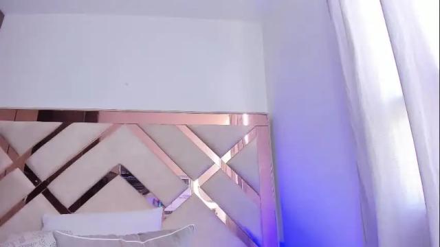 Image 12 of leah_collins_ Stream on Chaturbate on 28 days ago