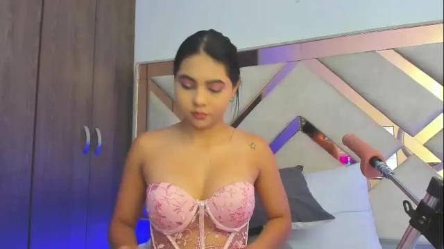 Image 7 of leah_collins_ Stream on Chaturbate on 6 months ago