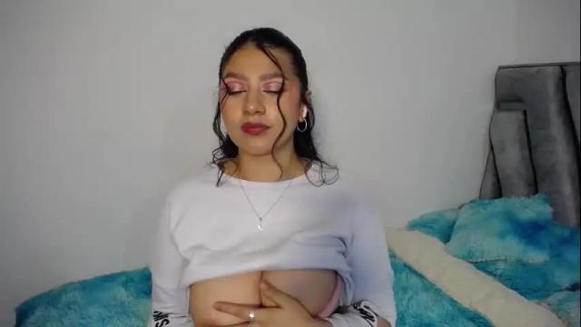Image 7 of leah_cyrus Stream on Chaturbate on 4 months ago
