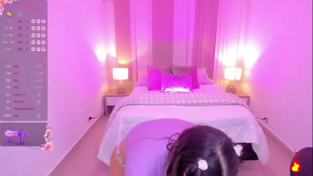 Image 2 of leah_greyy Stream on Chaturbate on 28 days ago