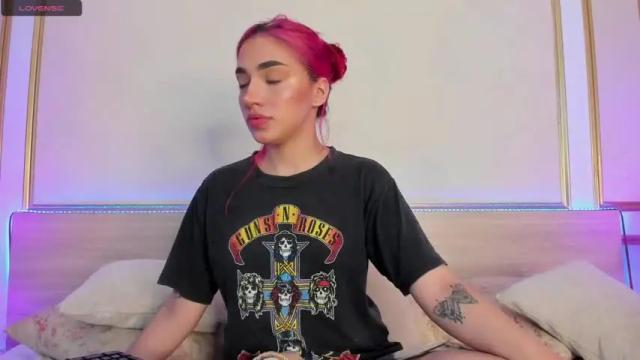 Image 6 of leah_lovett Stream on Chaturbate on 19 months ago