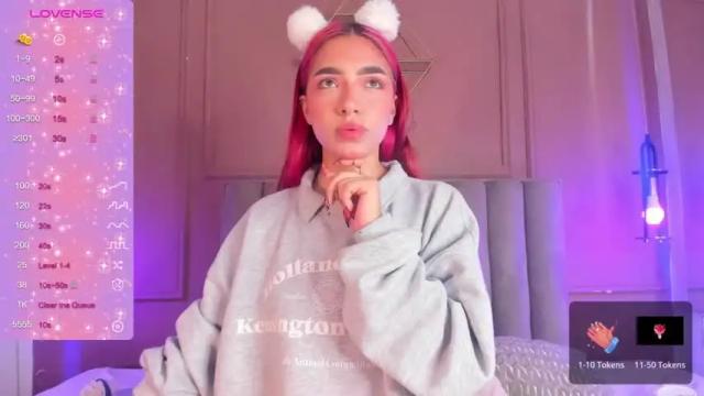 Image 3 of leah_lovett Stream on Chaturbate on 19 months ago