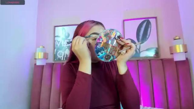 Image 7 of leah_lovett Stream on Chaturbate on 19 months ago
