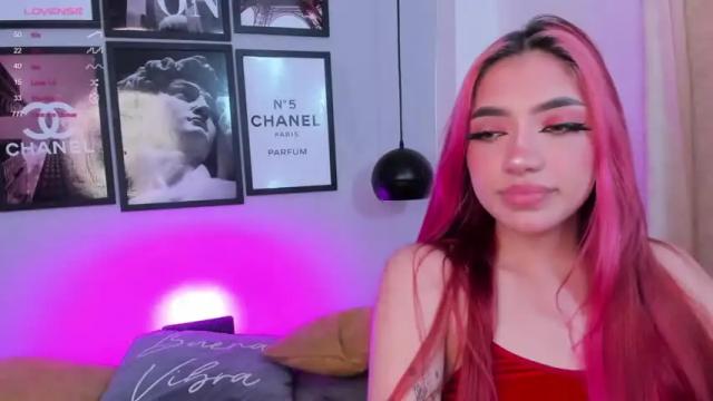 Image 6 of leah_lovett Stream on Chaturbate on 19 months ago