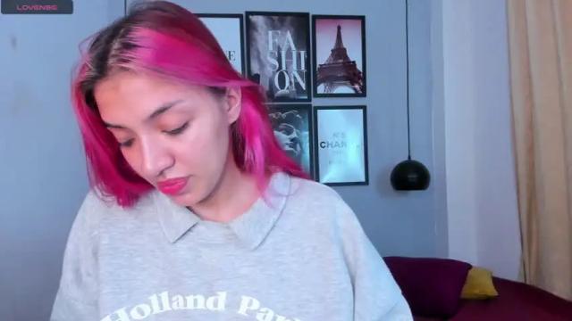 Image 2 of leah_lovett Stream on Chaturbate on 19 months ago