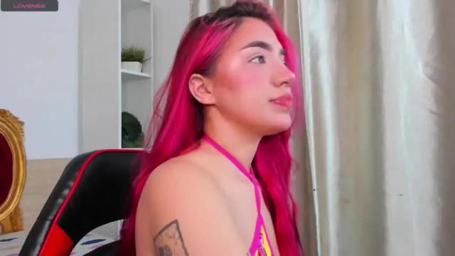 Image 6 of leah_lovett Stream on Chaturbate on 19 months ago