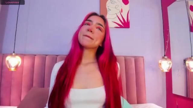 Image 3 of leah_lovett Stream on Chaturbate on 18 months ago