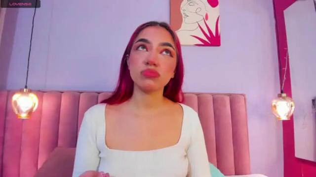 Image 7 of leah_lovett Stream on Chaturbate on 18 months ago