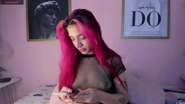 Image 4 of leah_lovett Stream on Chaturbate on 18 months ago