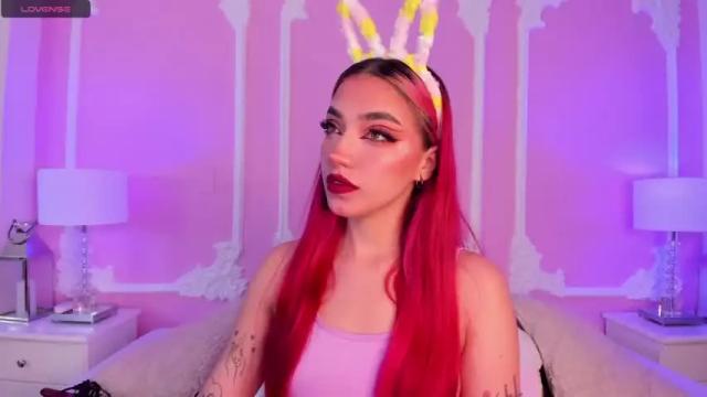 Image 7 of leah_lovett Stream on Chaturbate on 18 months ago
