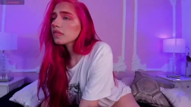 Image 11 of leah_lovett Stream on Chaturbate on 18 months ago