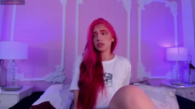 Image 8 of leah_lovett Stream on Chaturbate on 18 months ago