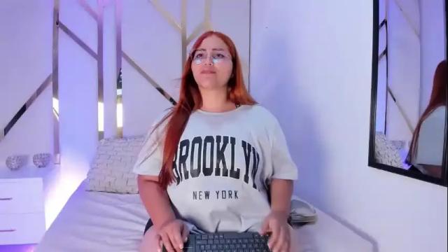 Image 12 of leahbarker Stream on Chaturbate on 1 month ago