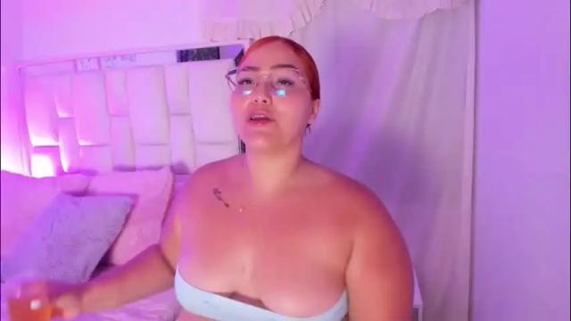 Image 3 of leahbarker Stream on Chaturbate on 2 months ago