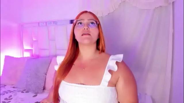 Image 11 of leahbarker Stream on Chaturbate on 2 months ago