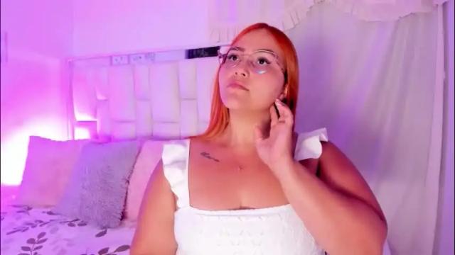 Image 8 of leahbarker Stream on Chaturbate on 2 months ago