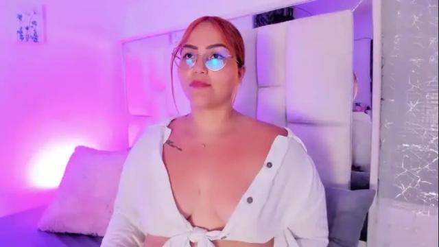 Image 8 of leahbarker Stream on Chaturbate on 2 months ago