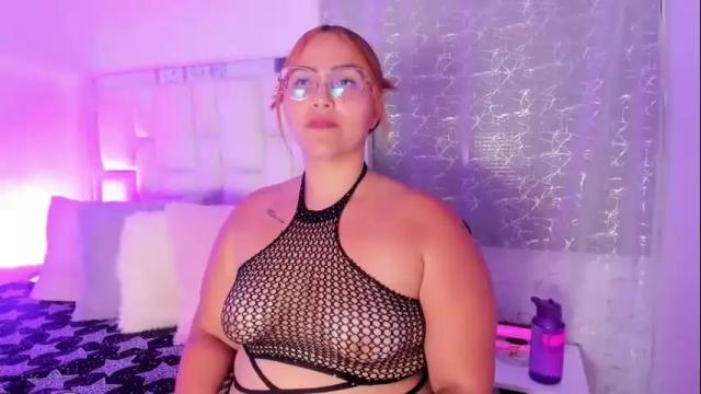 Image 2 of leahbarker Stream on Chaturbate on 1 month ago