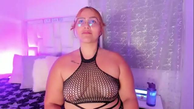 Image 4 of leahbarker Stream on Chaturbate on 1 month ago