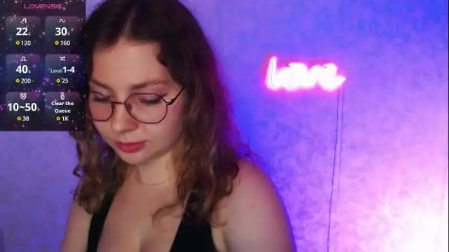 Image 7 of leahbarton Stream on Chaturbate on 3 days ago