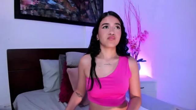 Image 3 of leahcaarter Stream on Chaturbate on 13 months ago