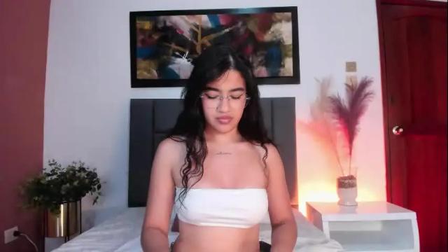 Image 12 of leahcaarter Stream on Chaturbate on 3 days ago