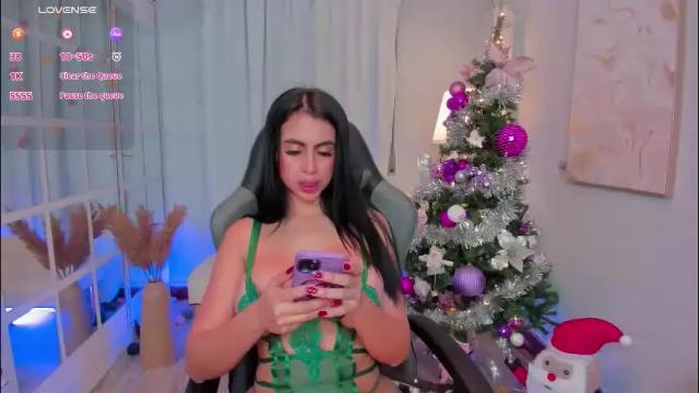 Image 8 of leahjones_ Stream on Chaturbate on 14 days ago