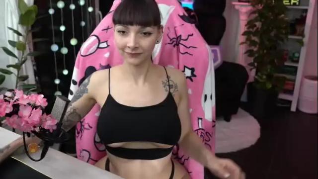 Image 8 of leahobscure Stream on Chaturbate on 1 month ago