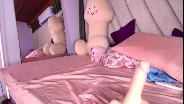 Image 8 of leahprada_ Stream on Chaturbate on 5 months ago