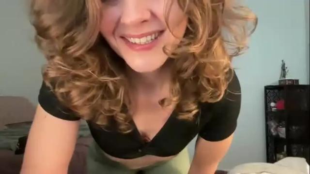 Image 2 of leahsparkles Stream on Chaturbate on 1 month ago