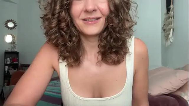 Image 8 of leahsparkles Stream on Chaturbate on 3 months ago