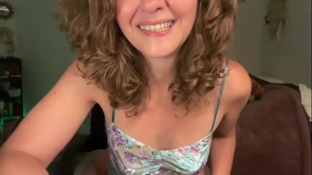 Image 7 of leahsparkles Stream on Chaturbate on 2 months ago