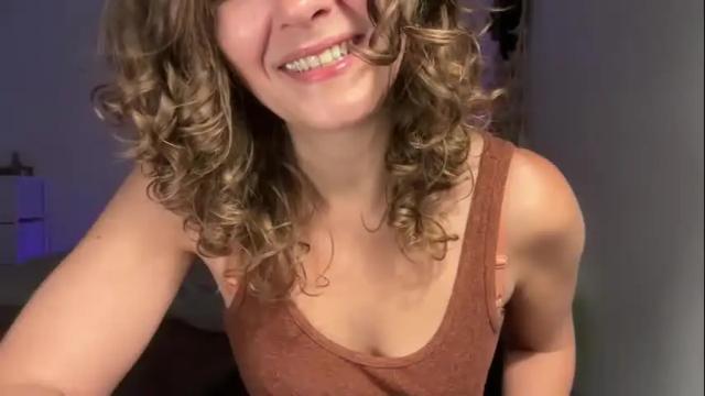 Image 2 of leahsparkles Stream on Chaturbate on 1 month ago