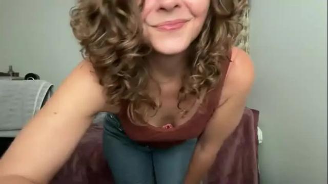 Image 3 of leahsparkles Stream on Chaturbate on 1 month ago