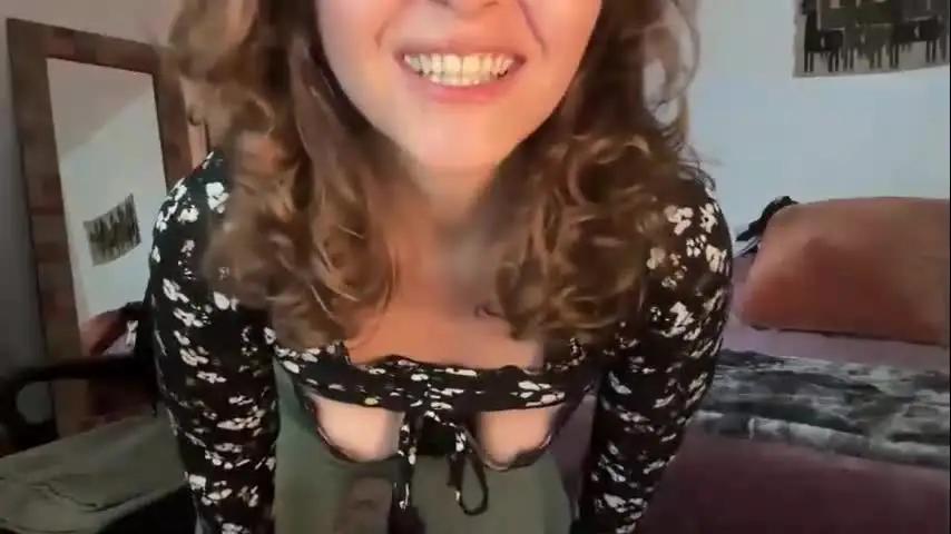 leahsparkles Chaturbate