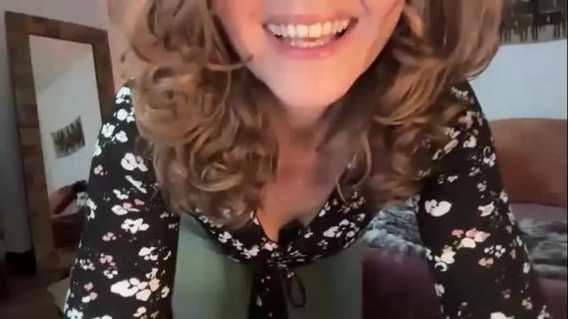 Image 2 of leahsparkles Stream on Chaturbate on 2 months ago