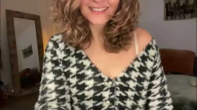 Image 2 of leahsparkles Stream on Chaturbate on 2 months ago