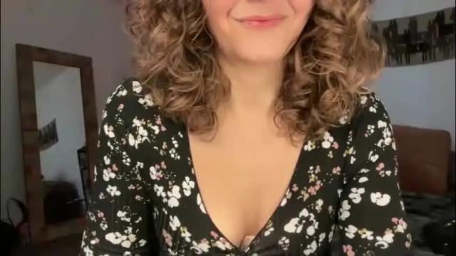 Image 2 of leahsparkles Stream on Chaturbate on 1 month ago