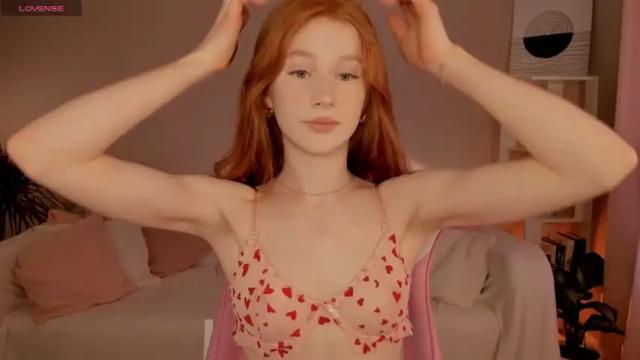 Image 9 of leahsthetics Stream on Chaturbate on 13 months ago