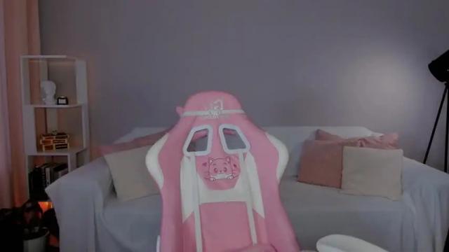 Image 12 of leahsthetics Stream on Chaturbate on 26 days ago
