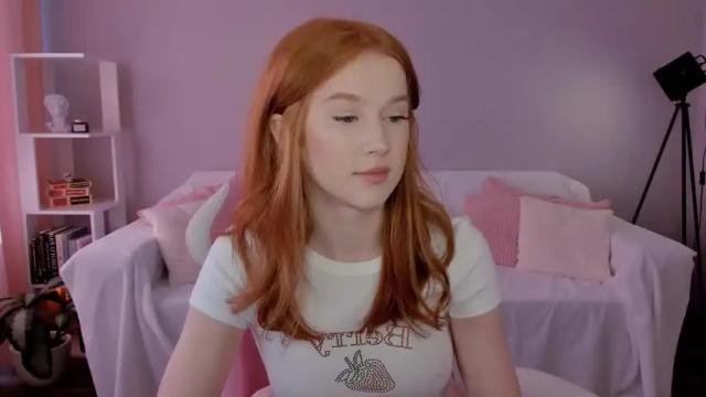 Image 3 of leahsthetics Stream on Chaturbate on 23 days ago