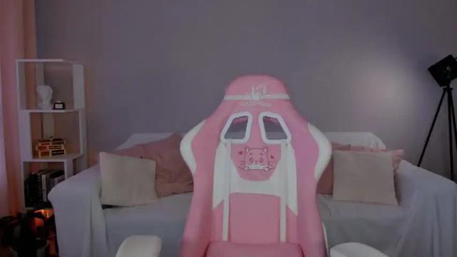 Image 3 of leahsthetics Stream on Chaturbate on 21 days ago